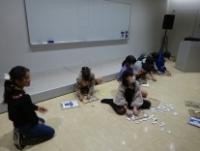 参加の子供たちが各自でパズルをしている写真