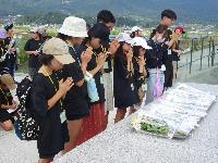 R7こども体験事業宿泊研修１日目献花