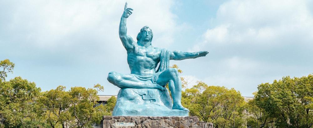 長崎平和祈念像