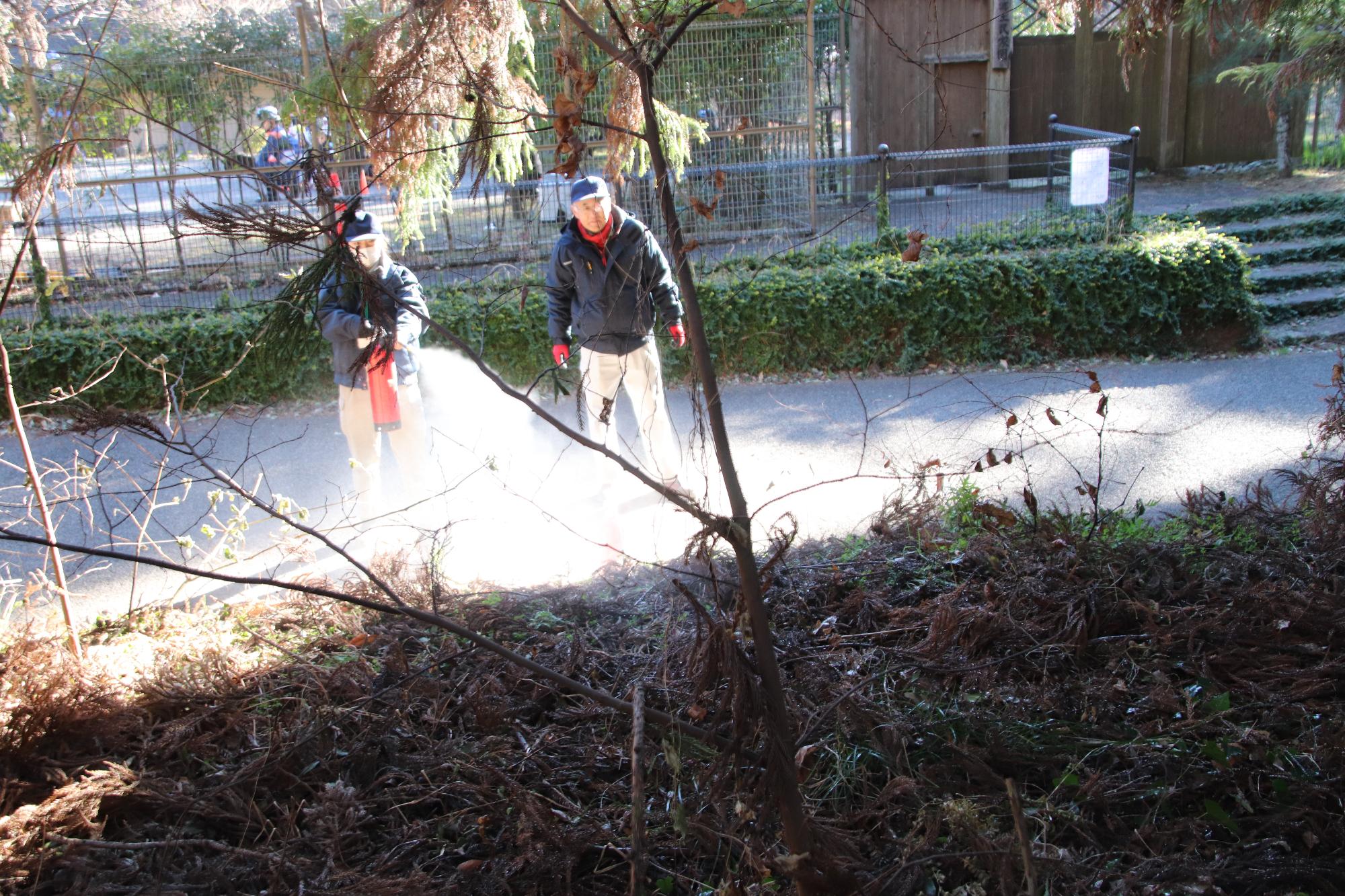郷土民家園職員による初期消火