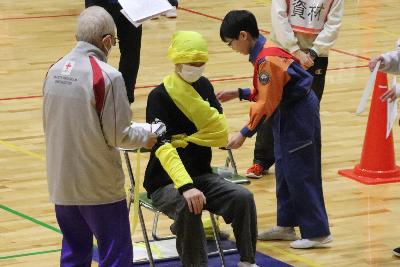 赤十字救急法競技会の様子