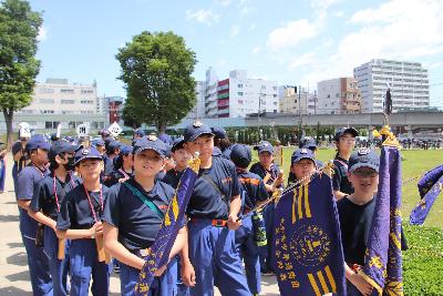大和市民祭りパレードに参加する団員たち